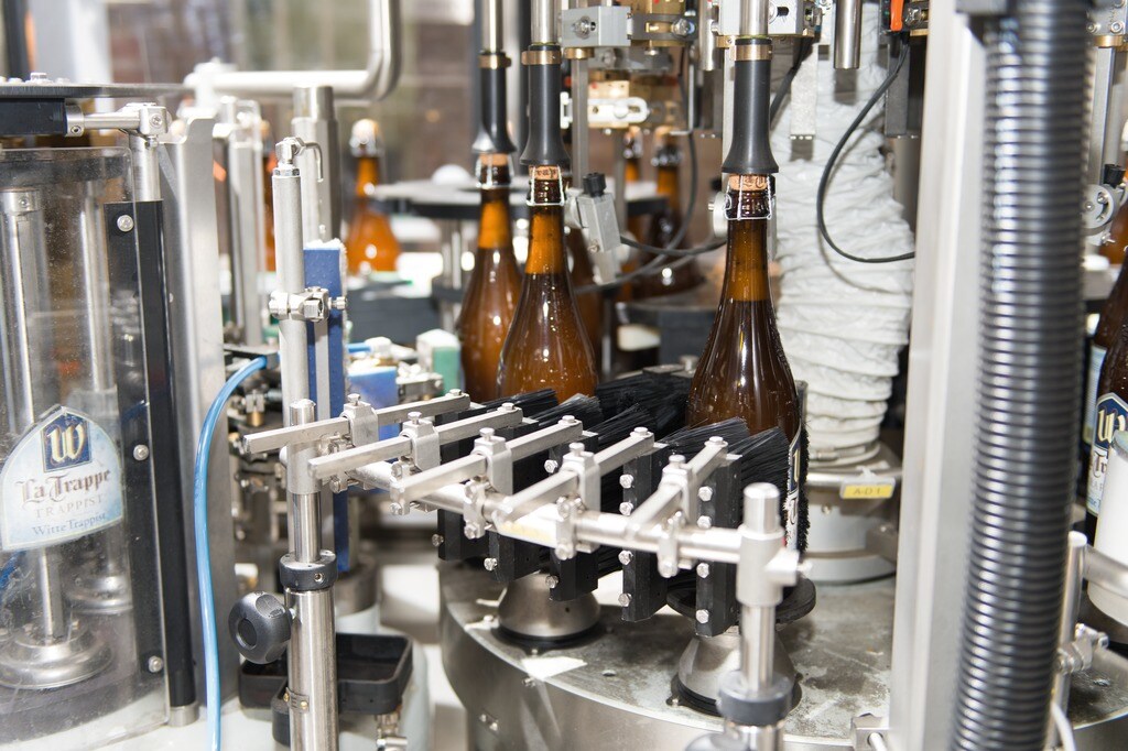 Krones installs a new bottling line in the de Koningshoeven monastery