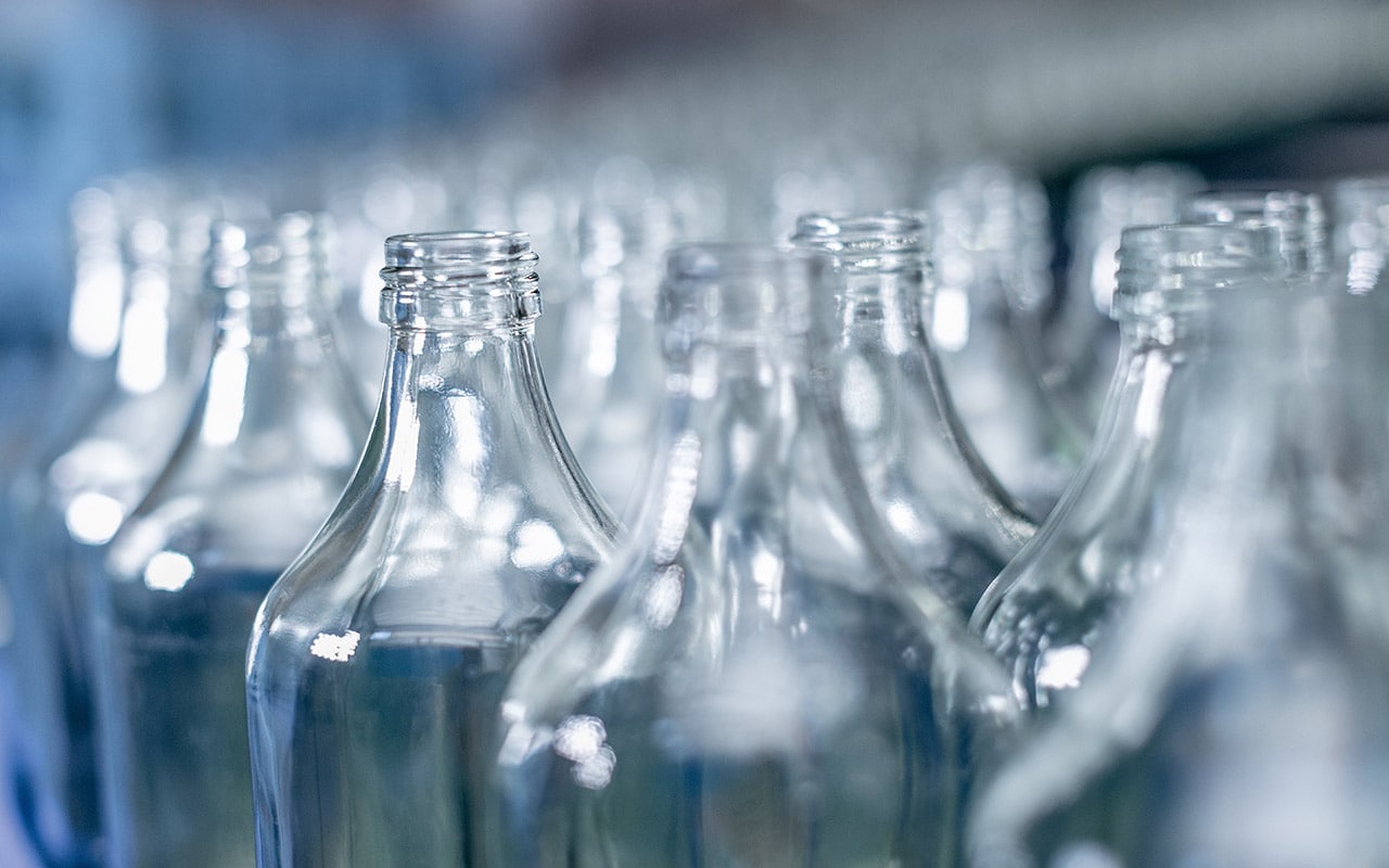 Sinergia vai permitir aliar o conhecimento especializado da O-I em vidro com a competência líder da Krones na fabricação de máquinas e linhas de envase e embalagem para as indústrias de bebidas e alimentos