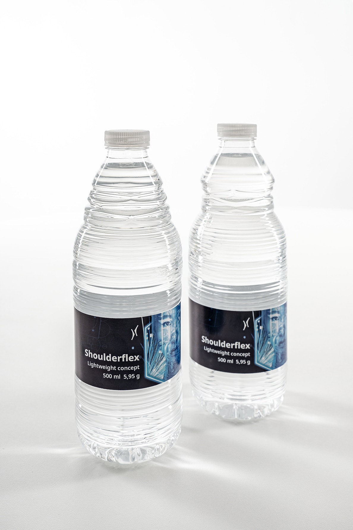 A ShoulderFlex, embalagem PET de 500 ml para água mineral, tem apenas 5,9 gramas, e foi premiada na categoria “Sustentabilidade”