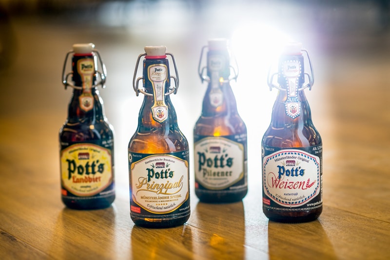Pott’s llena sus cuatro especialidades cerveceras as&iacute; como las bebidas premezcladas con cerveza y cervezas sin alcohol en botellas con tapones mec&aacute;nicos.